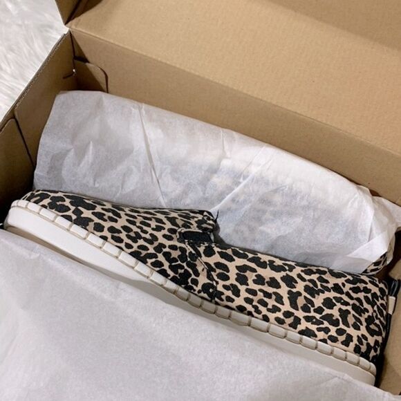 CLARKS  Cloudsteppers Step Glow Jade leopard print NWT Women’s size 9W - Picture 10 of 10